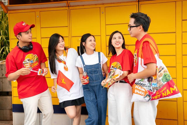 SHB mang tinh thần ‘Hạnh phúc là người Việt Nam’ vào từng món quà tri ân