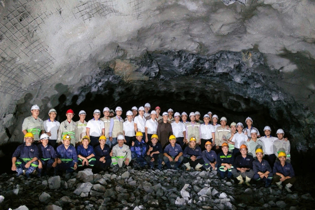 Hầm được đào thông là kết quả của sự quyết tâm, phối hợp nhịp nhàng giữa các nhà thầu, đơn vị tư vấn và đội ngũ kỹ sư, công nhân