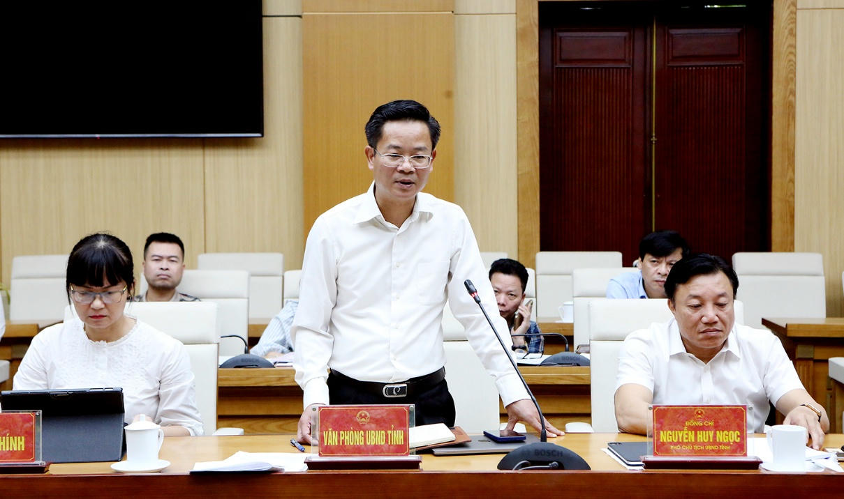 Đại diện lãnh đạo Văn phòng UBND tỉnh thảo luận tại hội nghị. . Ảnh: phutho.gov.vn