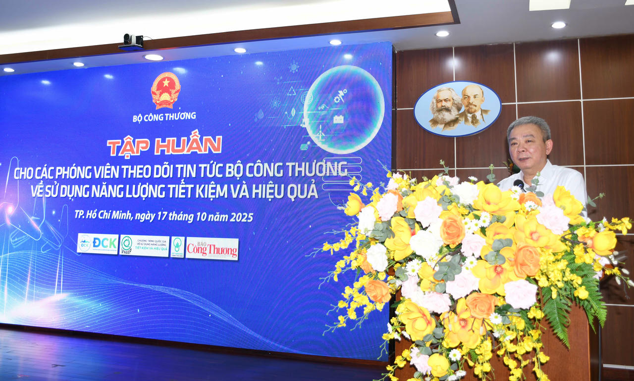 Ông Nguyễn Tiến Cường, Phó Tổng Biên tập Báo Công Thương phát biểu tại buổi tập huấn. Ảnh: BTC