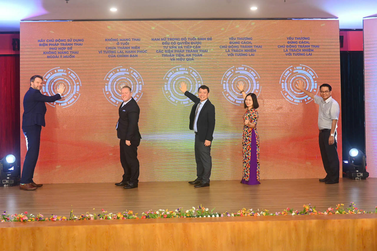 Chăm sóc sức khỏe cộng đồng từ góc nhìn “chuyện riêng” của phụ nữ