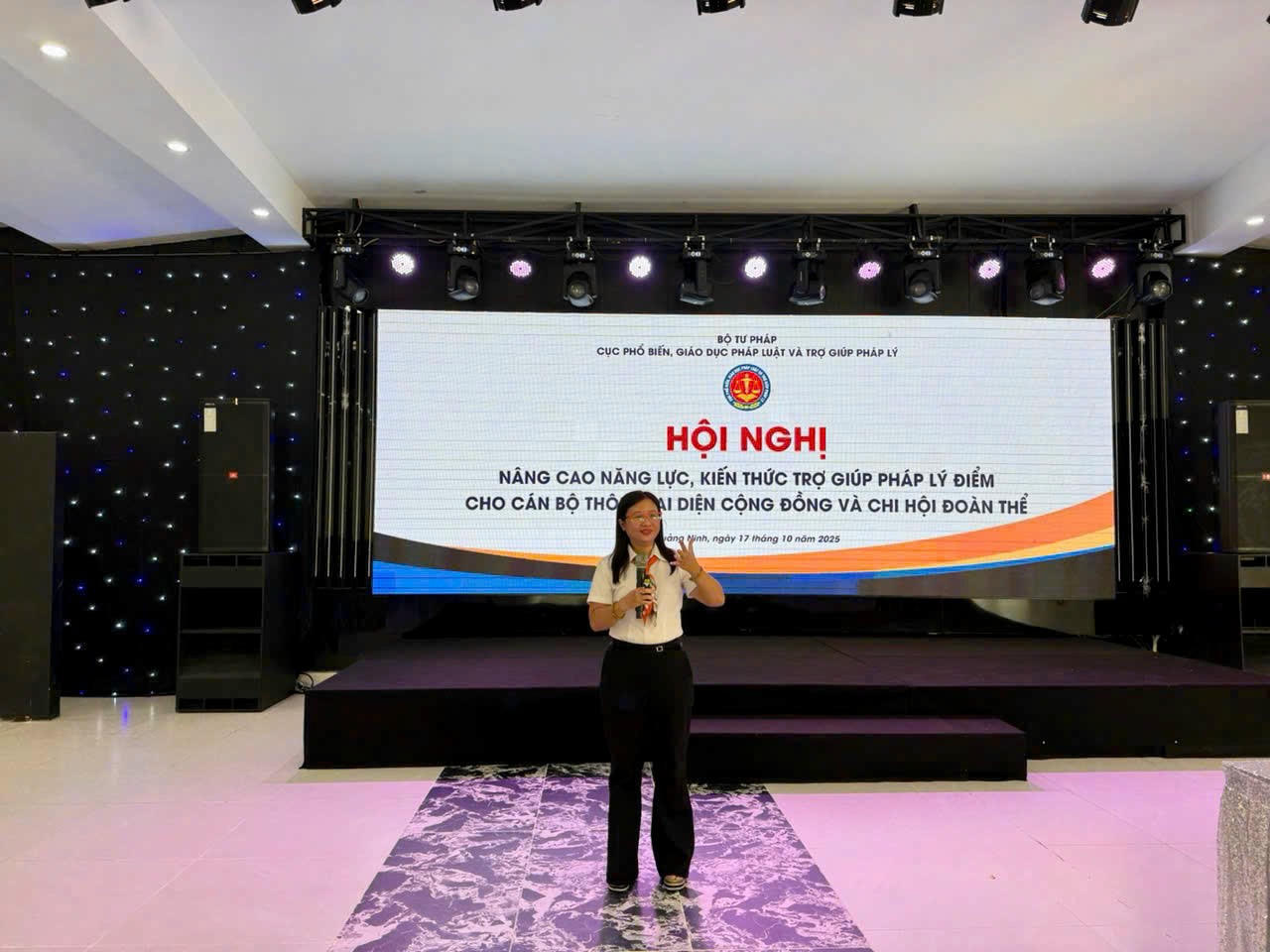 Báo cáo viên tại Hội nghị