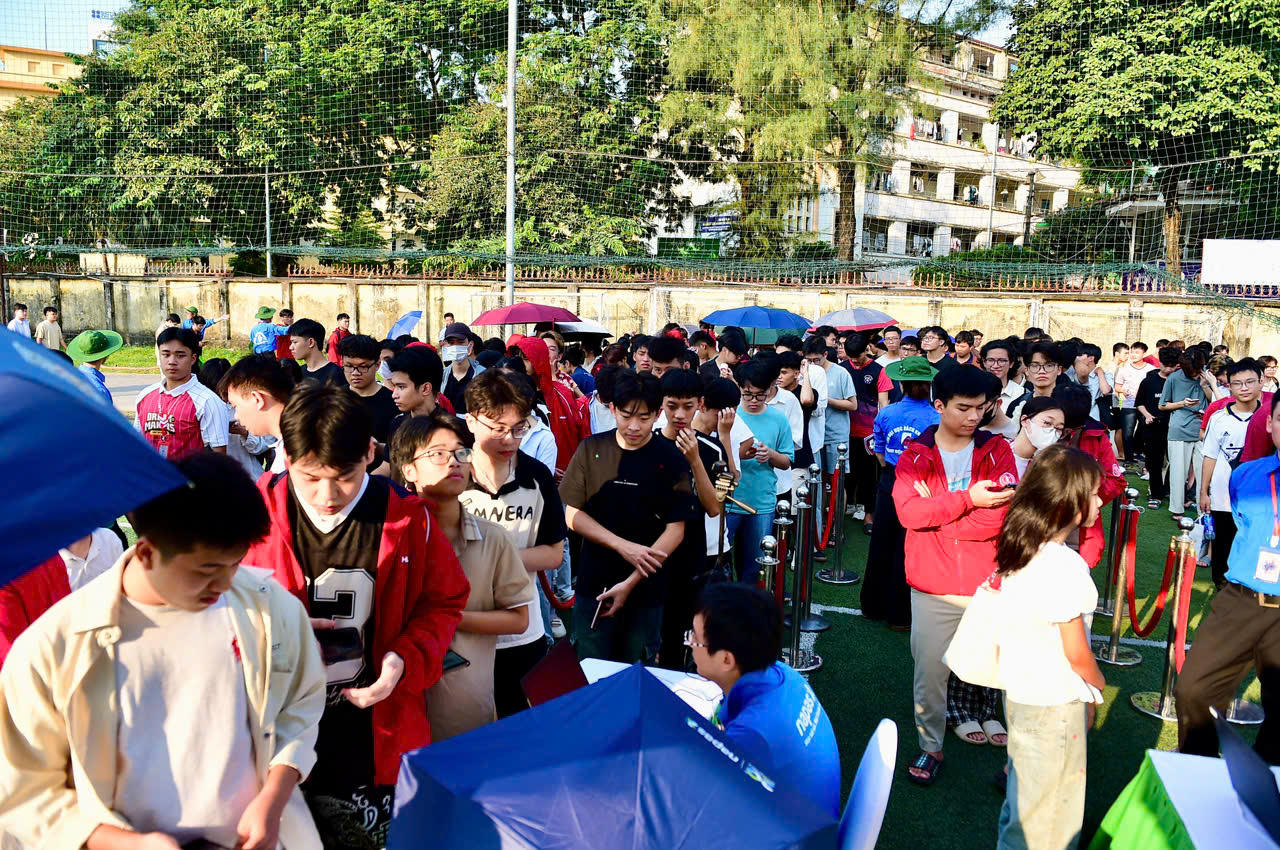 Sinh viên trải nghiệm tại Ngày thẻ Việt Nam (Ảnh: BTC)