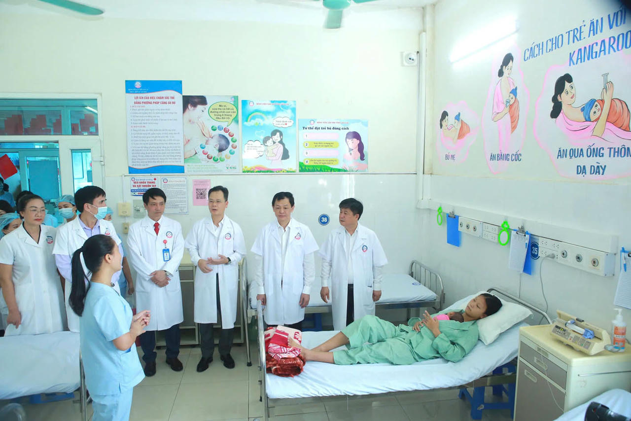 Ngành Y tế mong muốn kêu gọi sự quan tâm của toàn xã hội để góp phần nâng cao sức khỏe bà mẹ và trẻ em Việt Nam. (Ảnh trong bài: BYT)