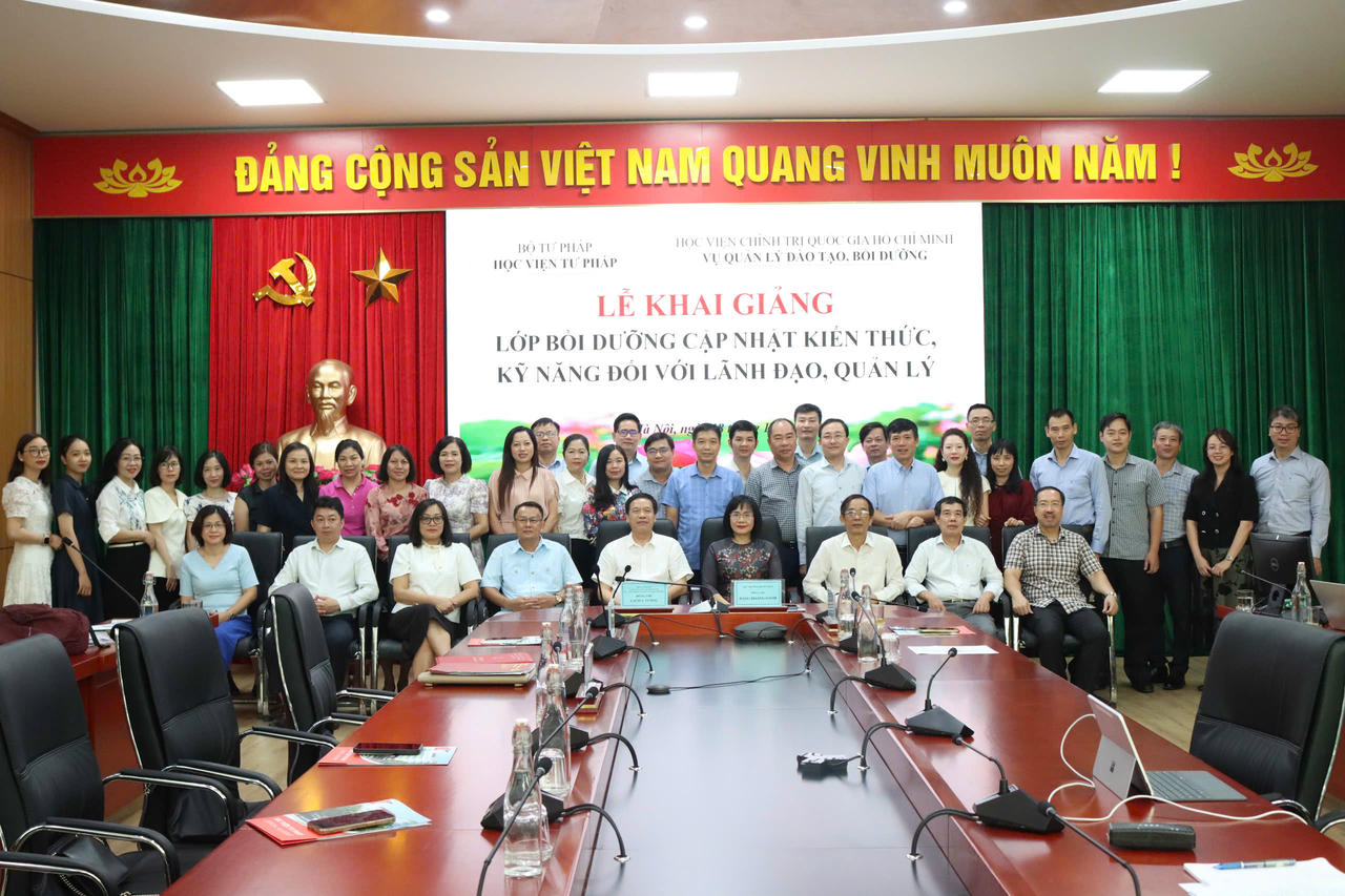 Khai giảng các lớp bồi dưỡng cập nhật kiến thức, kỹ năng đối với lãnh đạo, quản lý