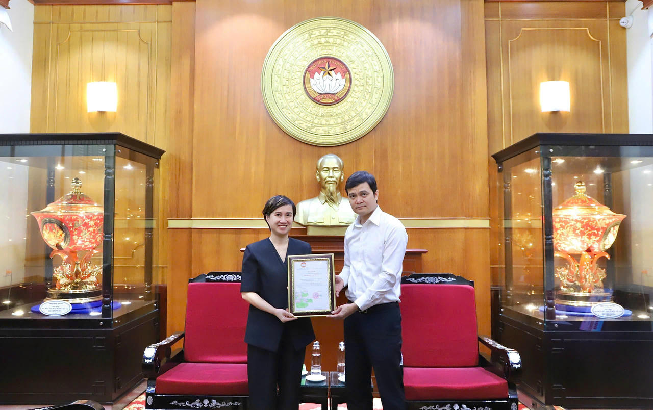 MB Life chung tay chia sẻ khó khăn với đồng bào vùng lũ lụt