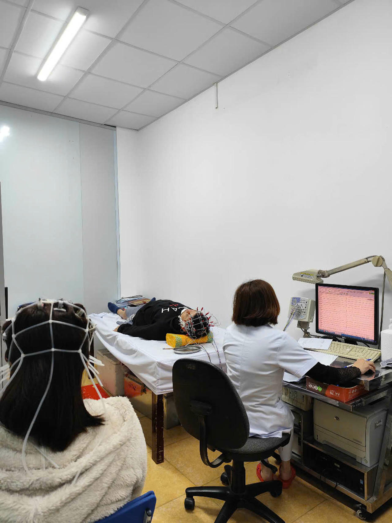 Việc tuyển dụng cán bộ, nhất là bác sĩ cho giám định pháp y là vô cùng khó khăn.