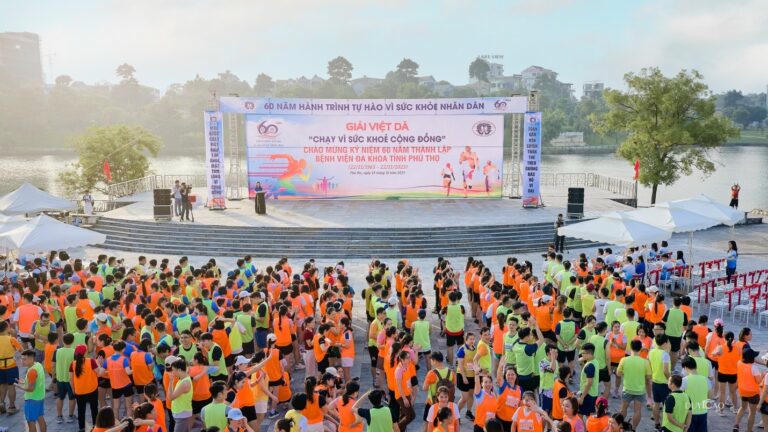 Toàn cảnh Giải việt dã “Chạy vì sức khỏe cộng đồng”. Ảnh: Bệnh viện Đa khoa tỉnh Phú Thọ 