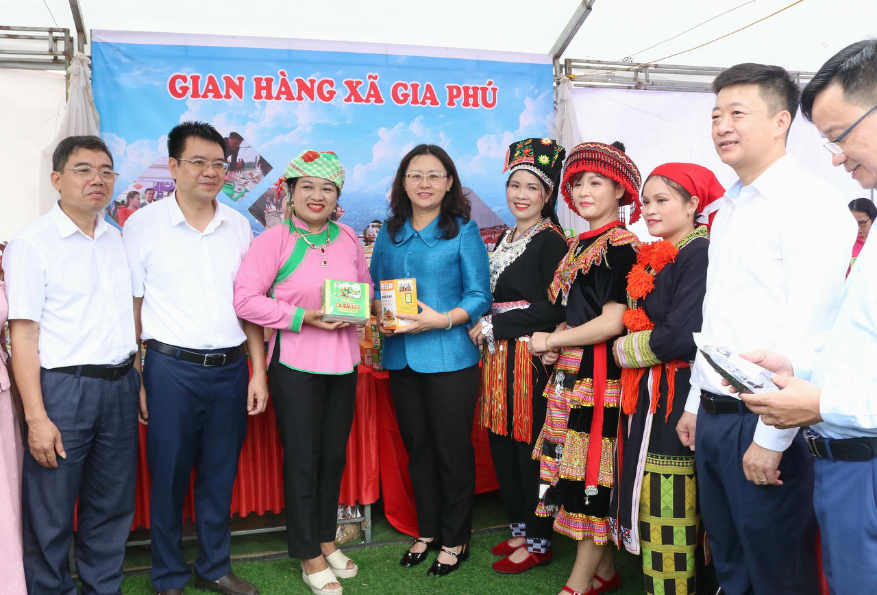 “Hương cốm Hợp Thành” – Khi bản sắc hóa thành thương hiệu