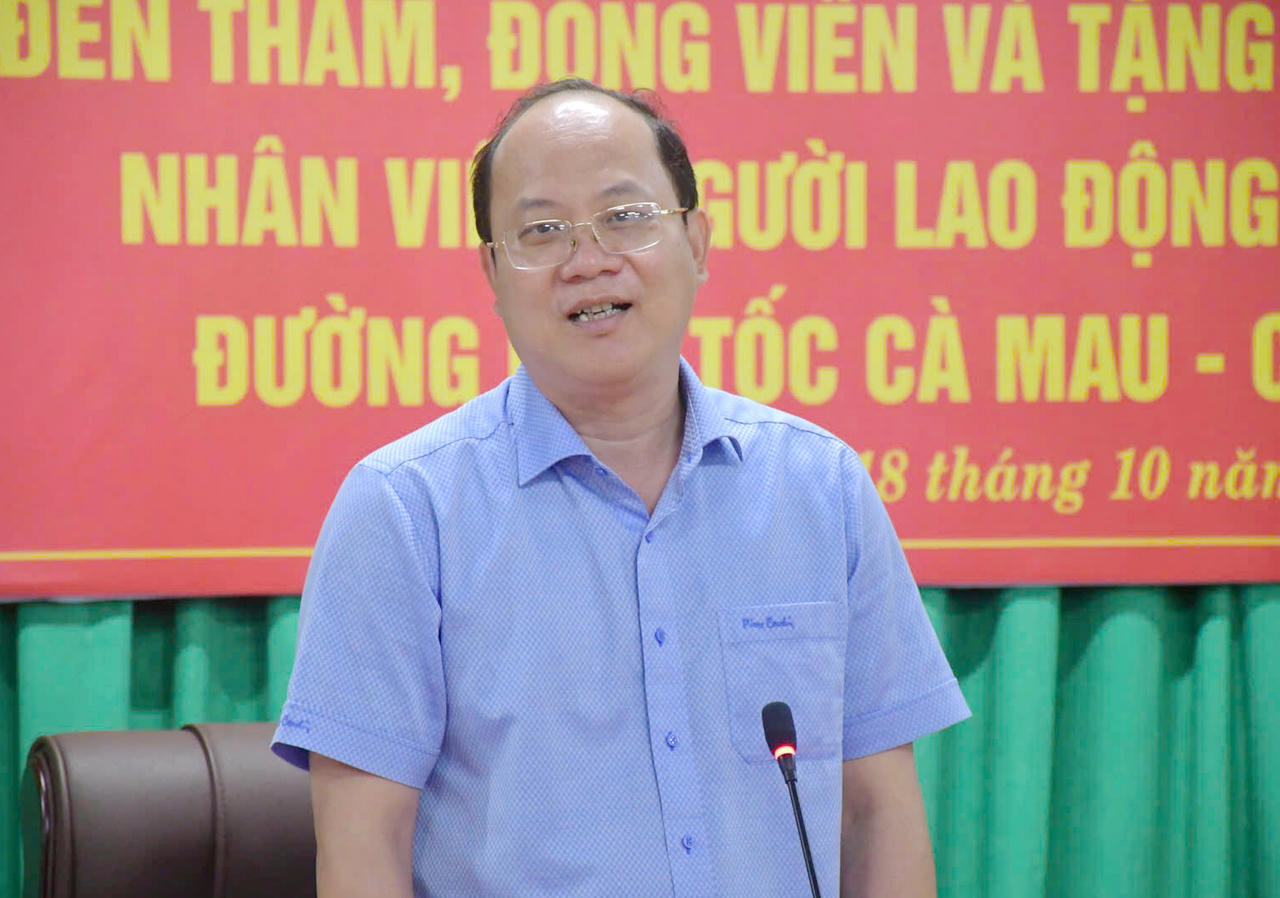 Ông Nguyễn Hồ Hải - Bí thư Tỉnh ủy Cà Mau, nhấn mạnh: “Giải phóng mặt bằng là yếu tố then chốt, quyết định tiến độ và chất lượng dự án. Mặt bằng phải sẵn sàng để chờ đơn vị thi công, tuyệt đối không để đơn vị thi công phải chờ mặt bằng”..