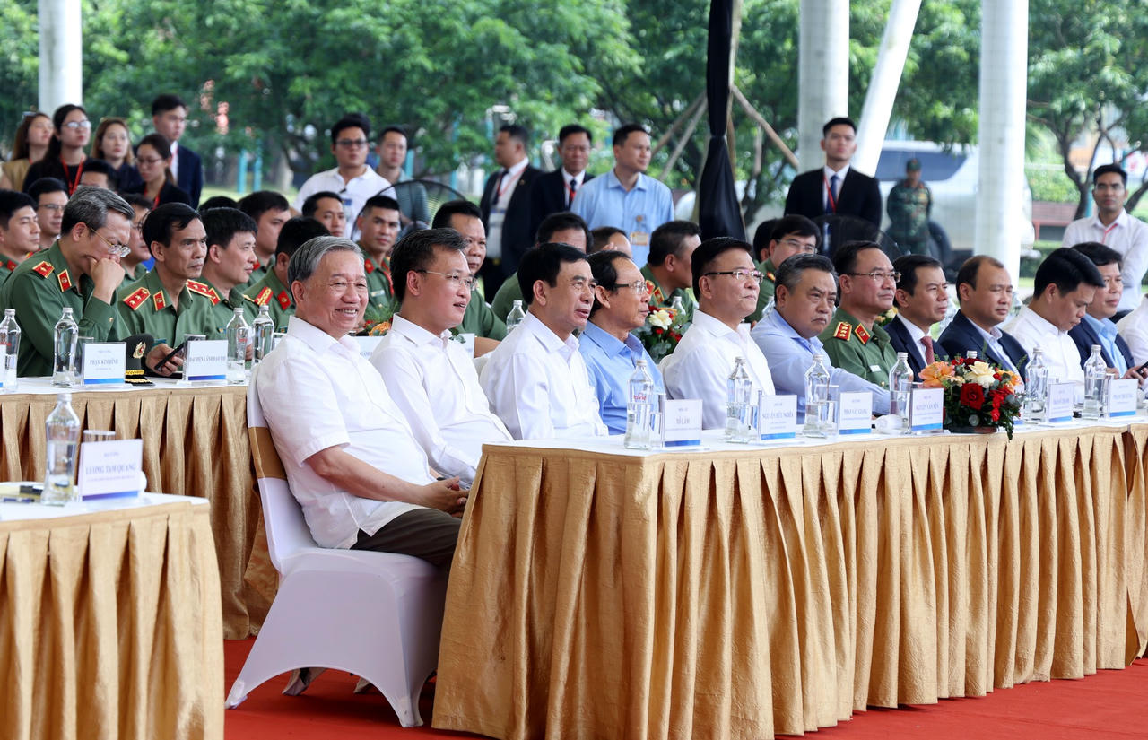 Tổng Bí thư Tô Lâm và các đại biểu dự lễ khởi công. Ảnh: VGP