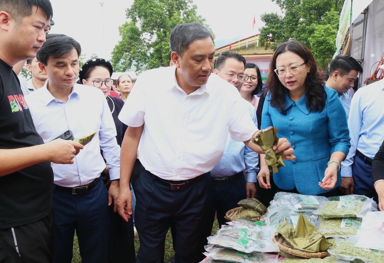 “Hương cốm Hợp Thành” – Khi bản sắc hóa thành thương hiệu