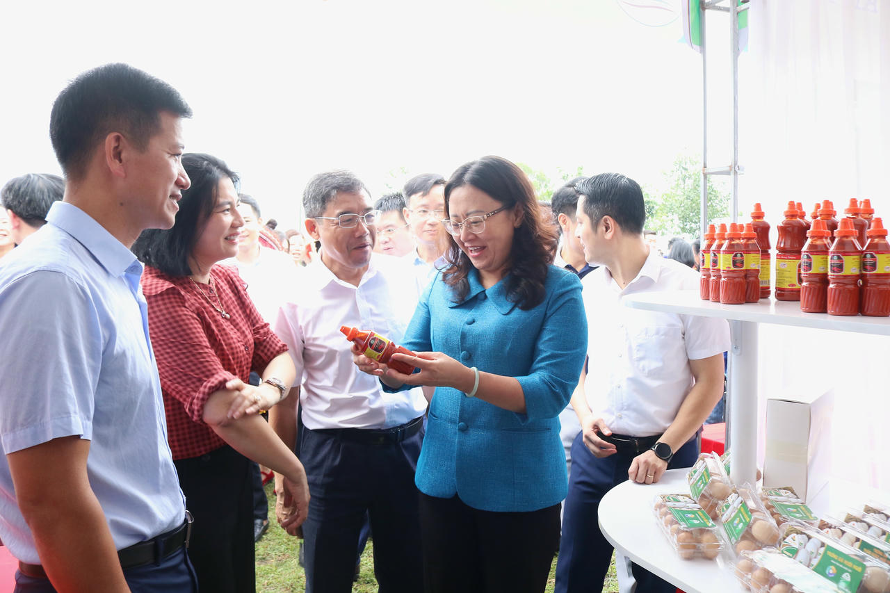 “Hương cốm Hợp Thành” – Khi bản sắc hóa thành thương hiệu