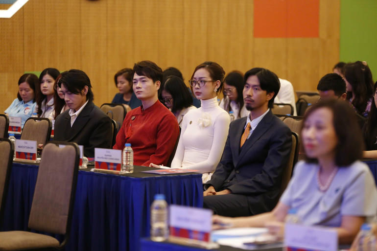 Các đại sứ hình ảnh và KOL đồng hành Chiến dịch truyền thông Không Một Mình