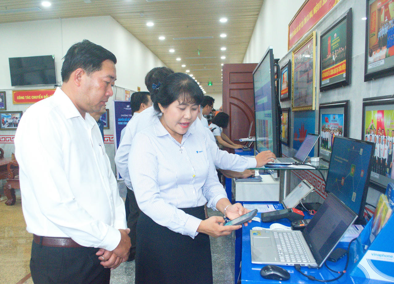 Với quyết tâm và đồng lòng, Cà Mau hướng tới đột phá chuyển đổi số, phát triển nhanh, bền vững, xứng đáng là điểm sáng cực Nam Tổ quốc.