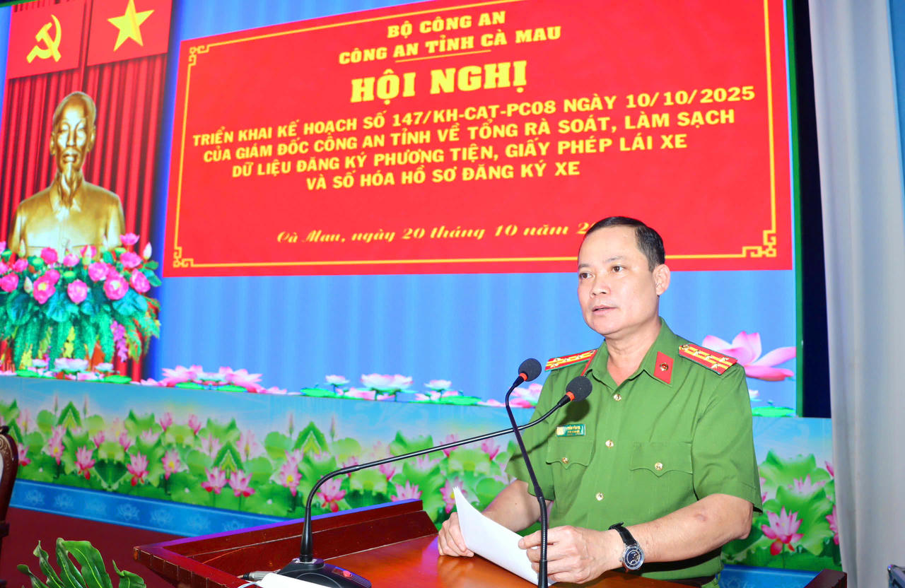 Đại tá Trần Văn Thi - Phó Giám đốc Công an tỉnh Cà Mau, phát biểu chỉ đạo tại Hội nghị.
