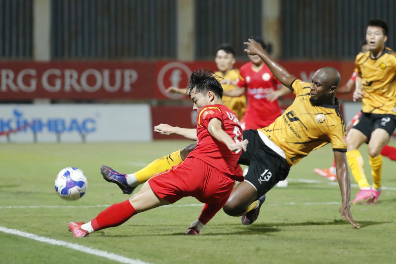 Khó khăn cho Đông Á Thanh Hoá và Hoàng Anh Gia Lai