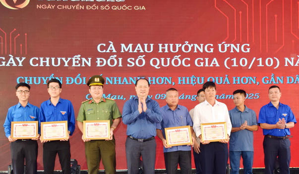 Cà Mau phải đi nhanh, đi trước trong chuyển đổi số