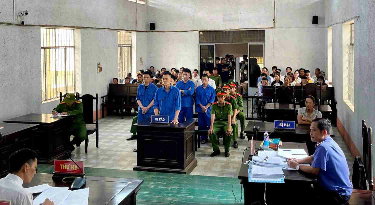 Phiên tòa sơ thẩm xét xử&nbsp;Cao Quý Duy cùng đồng bọn