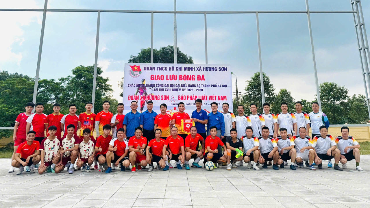Trận giao hữu giữa CLB bóng đá  Báo Pháp luật Việt Nam và Đoàn Thanh niên xã Hương Sơn