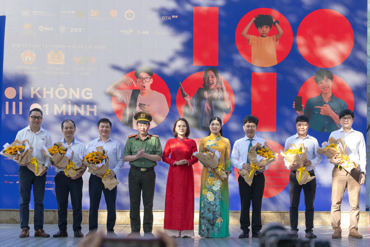 Chiến dịch Không Một Mình đến với giới trẻ Tp Hồ Chí Minh lan tỏa thông điệp “Cùng nhau an toàn trực tuyến”