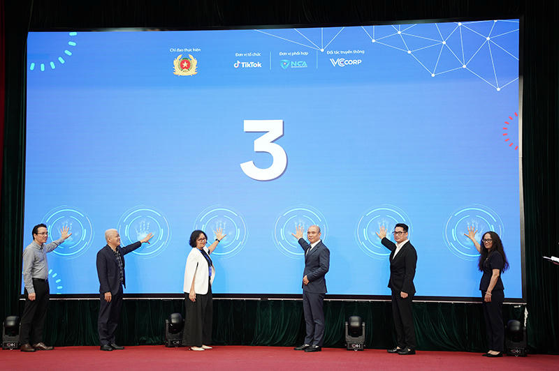 Phát động chiến dịch 'Chung tay chặn làn sóng lừa đảo trực tuyến'