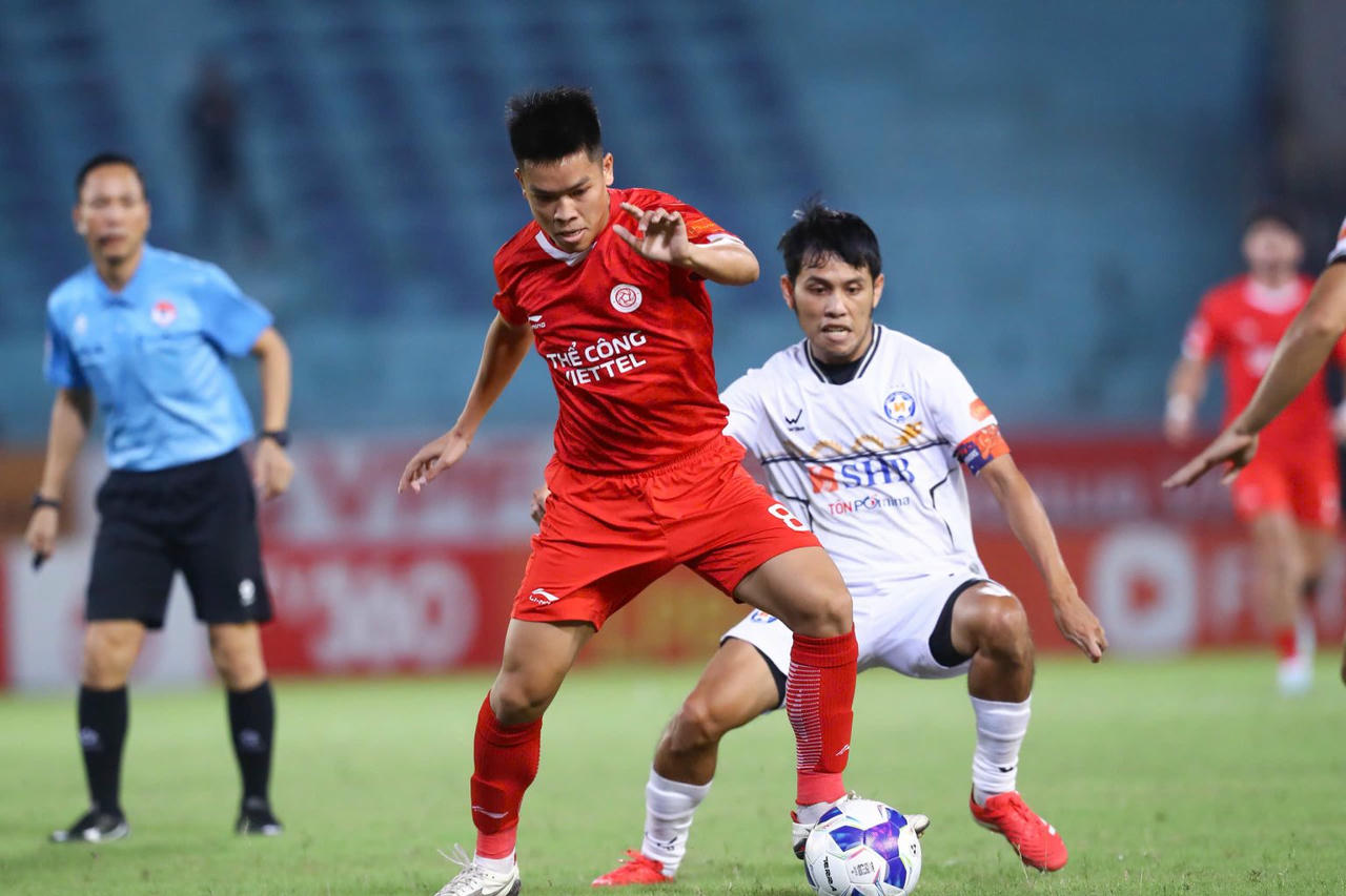 Tân binh Ninh Bình thách thức các ông lớn