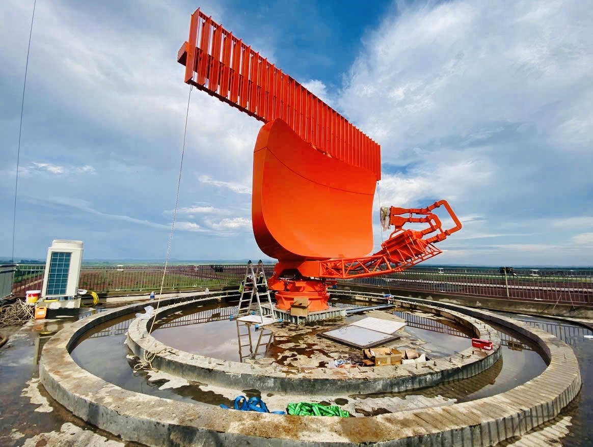  Hệ thống anten radar sơ cấp và thứ cấp sau khi hoàn tất lắp đặt.