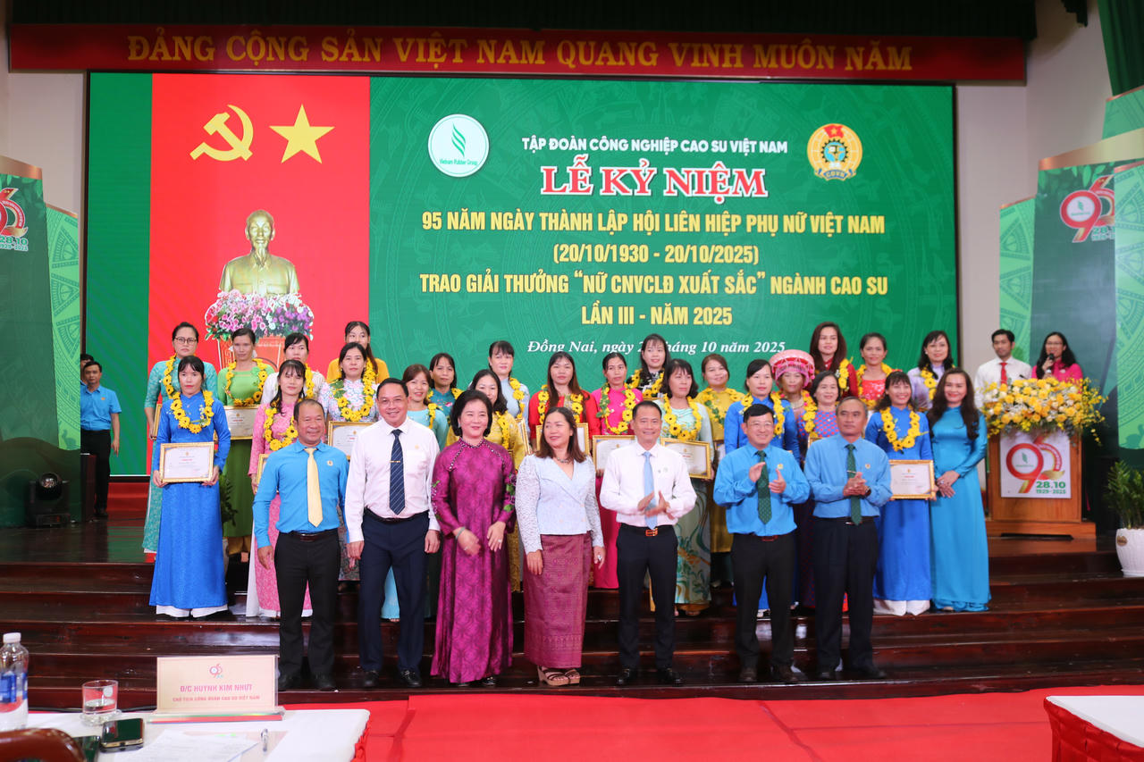 &nbsp;95 “Nữ CNVCLĐ xuất sắc” lần thứ III.
