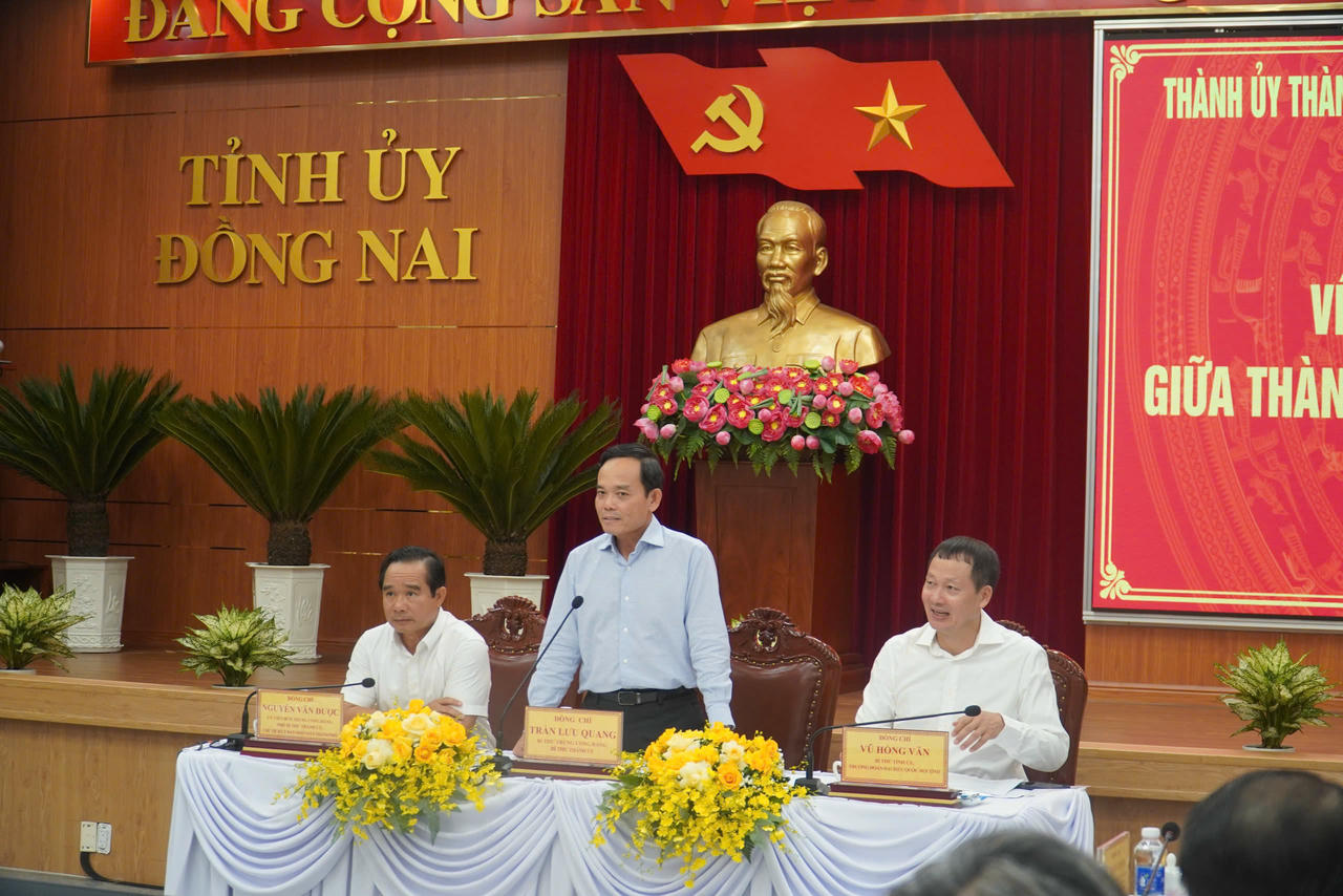 Bí thư Thành ủy TP HCM Trần Lưu Quang phát biểu tại hội nghị.