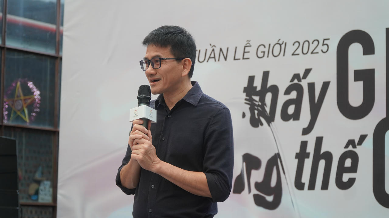 Ông Lê Quang Bình - Giám đốc ECUE chia sẻ tại lễ khai mạc