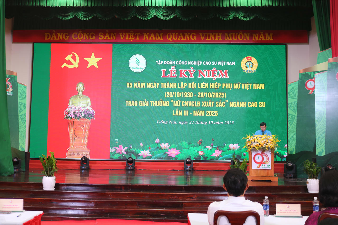  Phát biểu của lãnh đạo VRG tại buổi lễ.