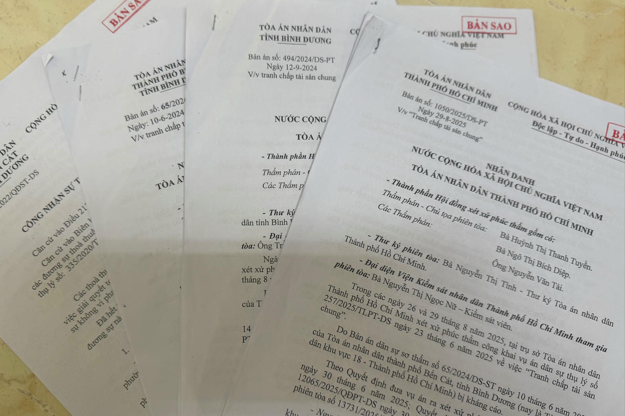 Vụ kiện bắt nguồn từ việc sổ đỏ cấp cho “hộ gia đình”

