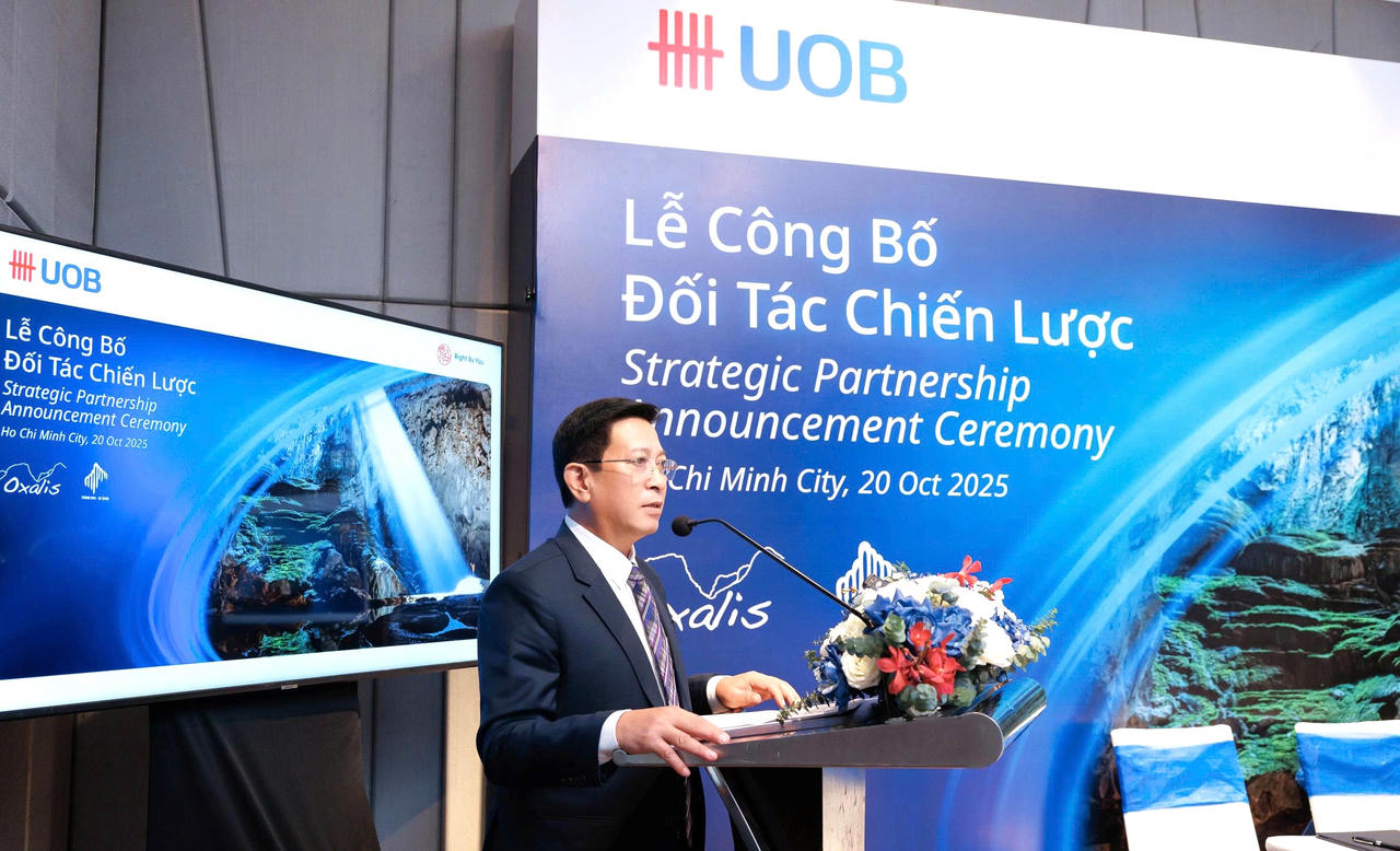 Ông Phạm Hồng Thái - Giám đốc Ban Quản lý Vườn Quốc gia Phong Nha - Kẻ Bàng phát biểu tại lễ ký kết.