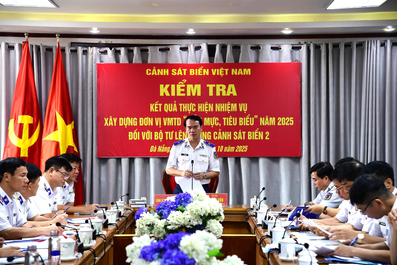 Thiếu tướng Vũ Trung Kiên kết luận chuyến kiểm tra.&nbsp;