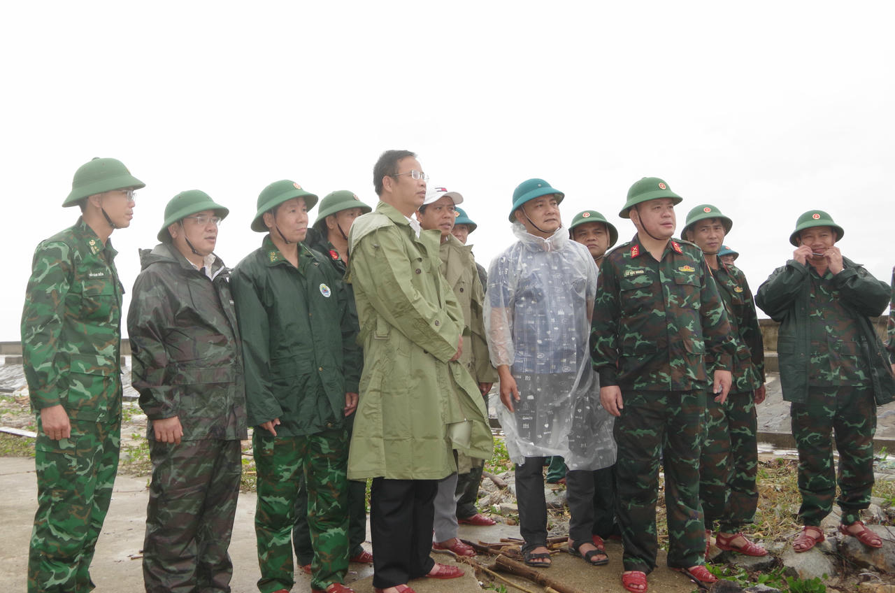 Lãnh đạo TP Huế kiểm tra, chỉ đạo công tác ứng phó với cơn bão số 12