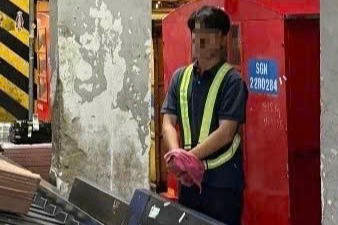 Nhân viên phục vụ hành lý hàng không lấy trộm 50 triệu đồng trong vali của hành khách kí gửi