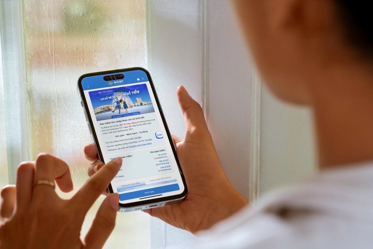 Dữ liệu lượng mưa của sản phẩm này lấy từ CHIRPS với mức dữ liệu chính xác đến cấp Phường/Xã được trích xuất từ Google Earth Engine (GEE).