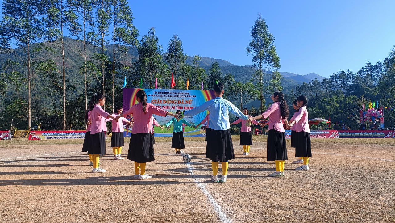 Phát triển văn hóa, con người là nền tảng,&nbsp;phát huy sức mạnh của Nhân dân, khối đại đoàn kết toàn dân và thế trận lòng dân.