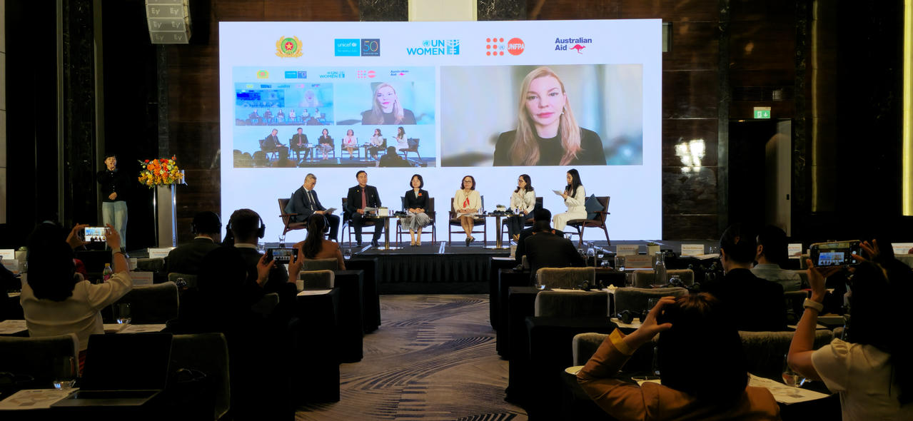 Hội thảo quốc tế và Triển lãm về bạo lực trực tuyến với phụ nữ và trẻ em trước thềm Lễ Mở ký Công ước Hà Nội