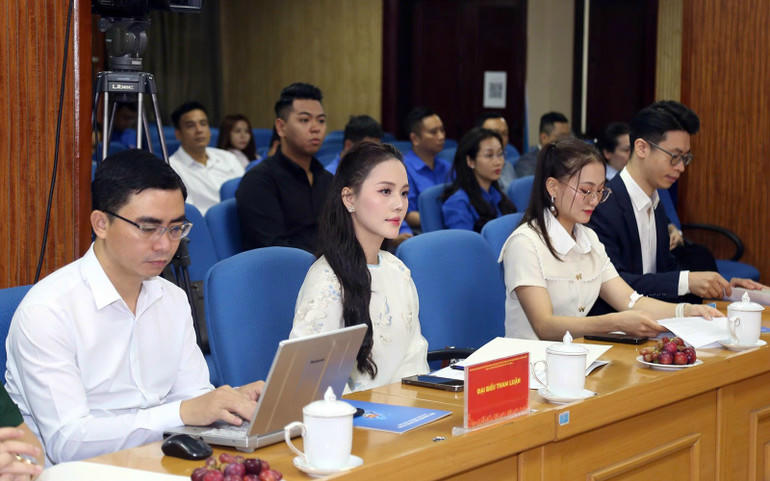 Các đại biểu tham dự Hội nghị