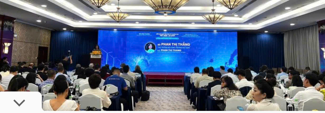 Các đại biểu tham dự diễn đàn.