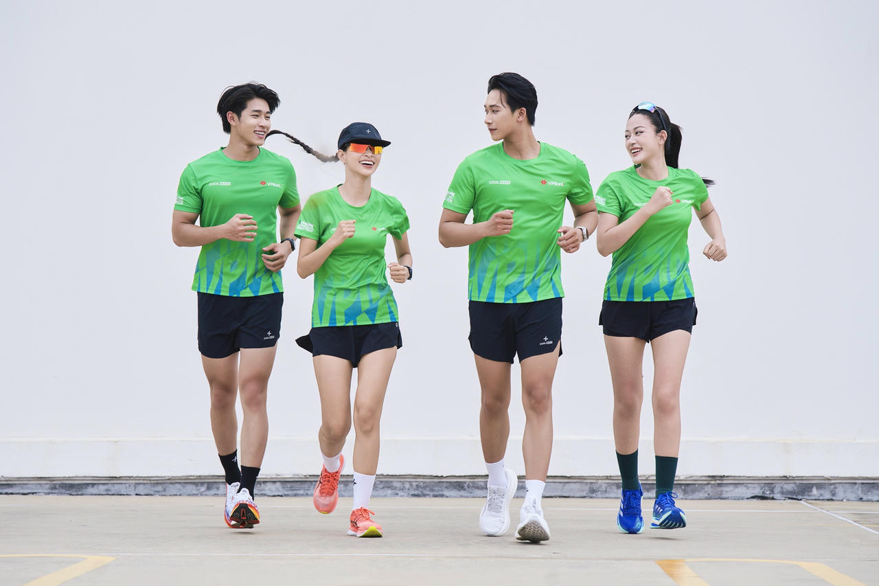 Khai trương túi kit đua VPBank Hanoi International Marathon 2025 “Thịnh Vượng”