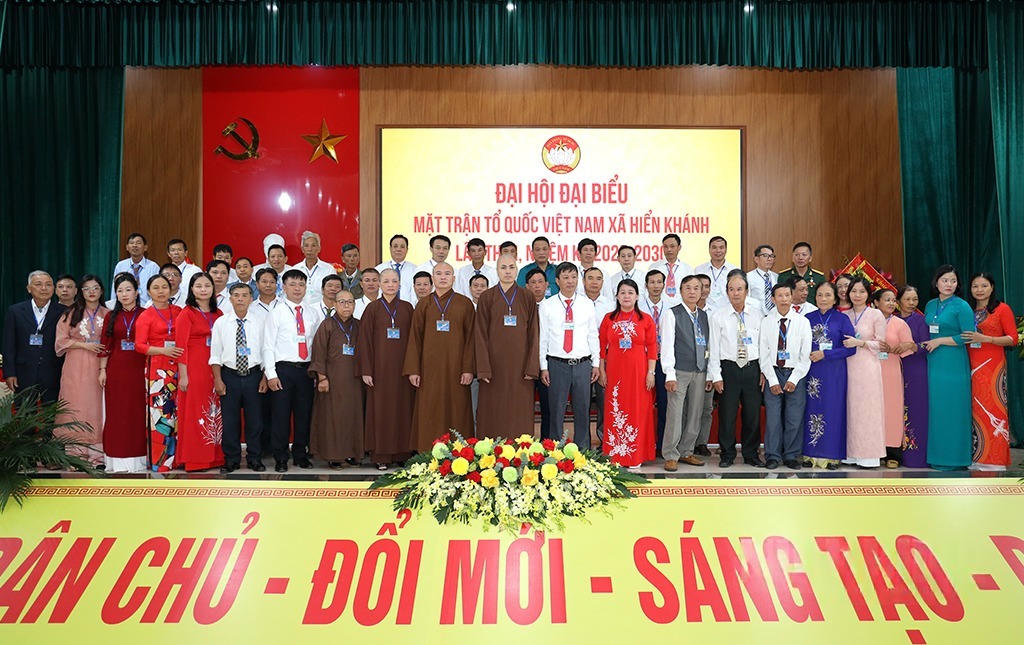 Ủy ban MTTQ Việt Nam xã Hiển Khánh nhiệm kỳ 2025-2030 (Ảnh: Văn Huỳnh)