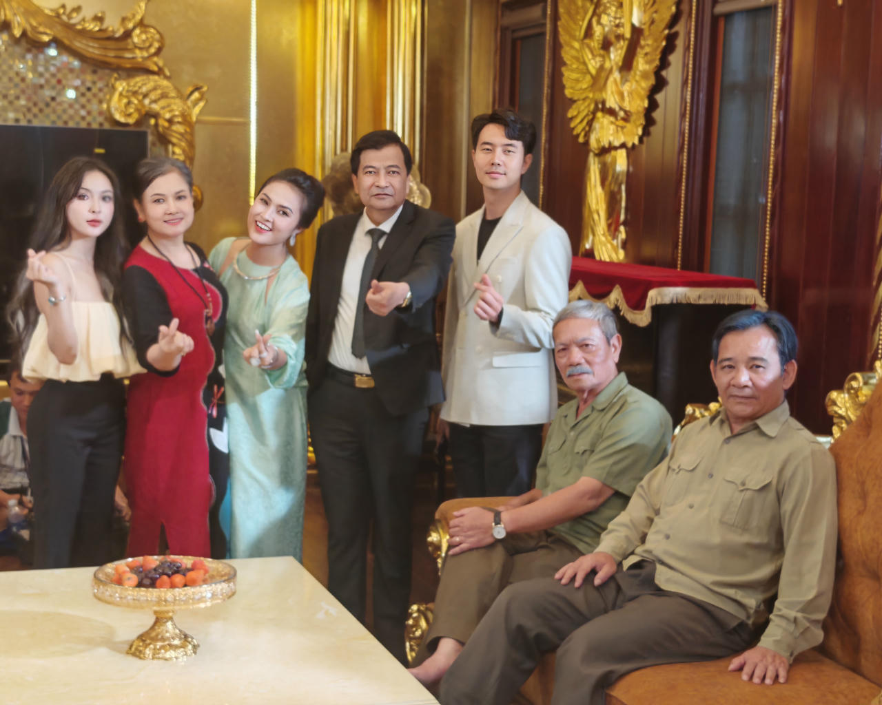 Các nghệ sĩ góp mặt trong bộ phim "Buông" (ảnh BTC).