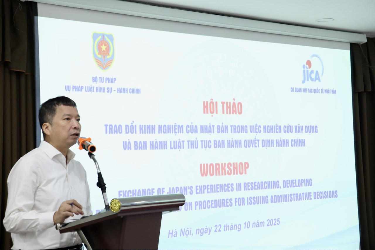 PGS.TS Nguyễn Văn Quang, Trường Đại học Luật Hà Nội phát biểu.