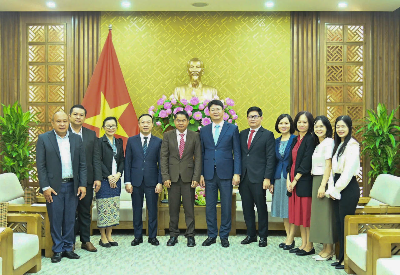 Thứ trưởng Nguyễn Thanh Tịnh tiếp Đoàn công tác của Học viện Tư pháp Quốc gia Lào