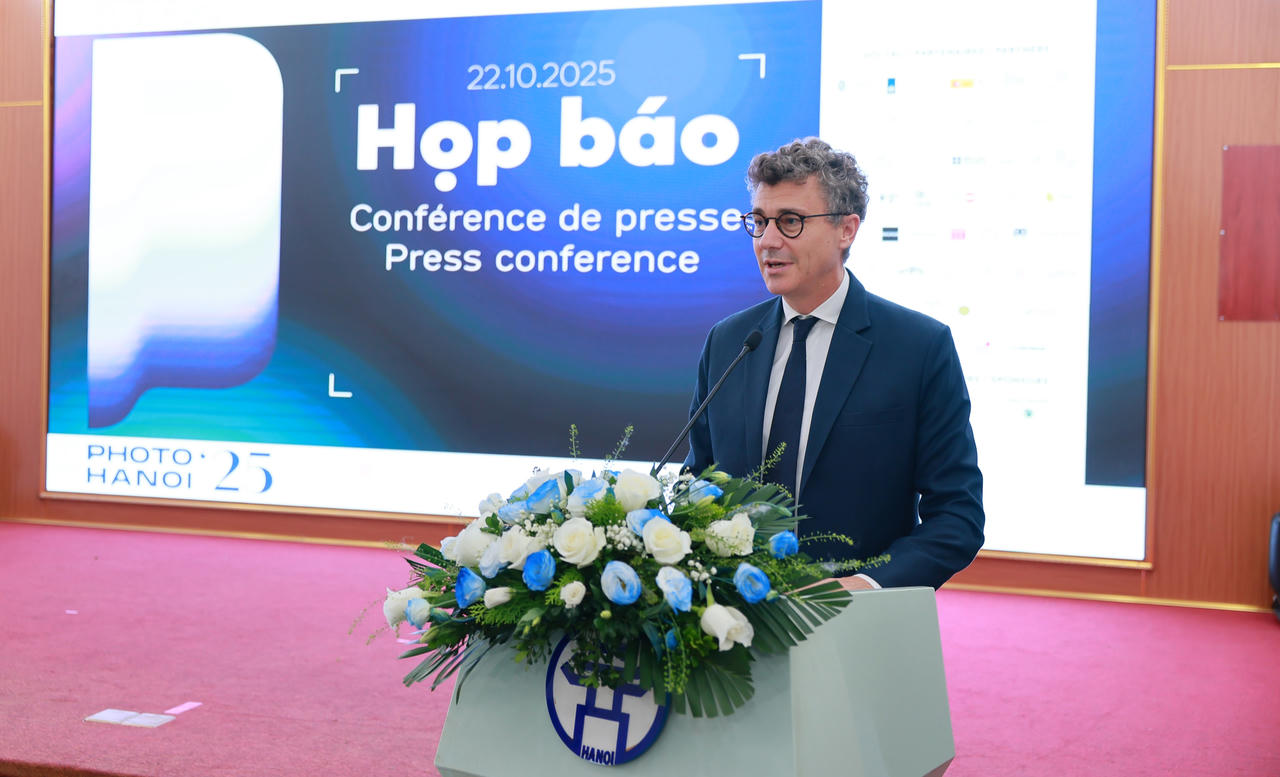 Trưởng đại diện UNESCO tại Việt Nam Jonathan Wallace Baker phát biểu tại họp báo (ảnh BTC).