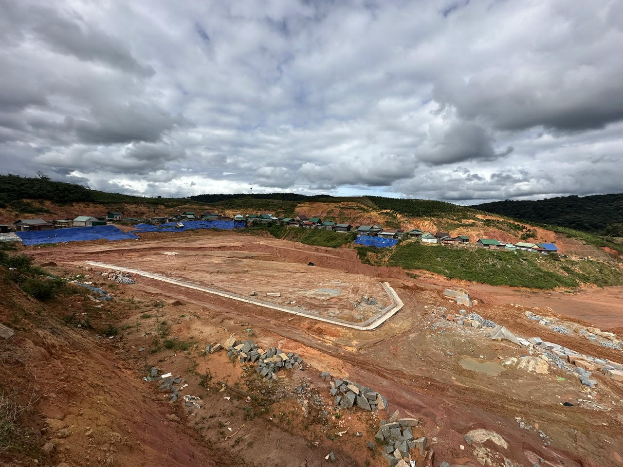 Dự án đầu tư Bố trí, ổn định dân cư còn nhiều khó khăn điểm dân cư K’nớ 5 đã hoàn thành giai đoạn 1, bố trí 73/87 hộ dân đến ở.