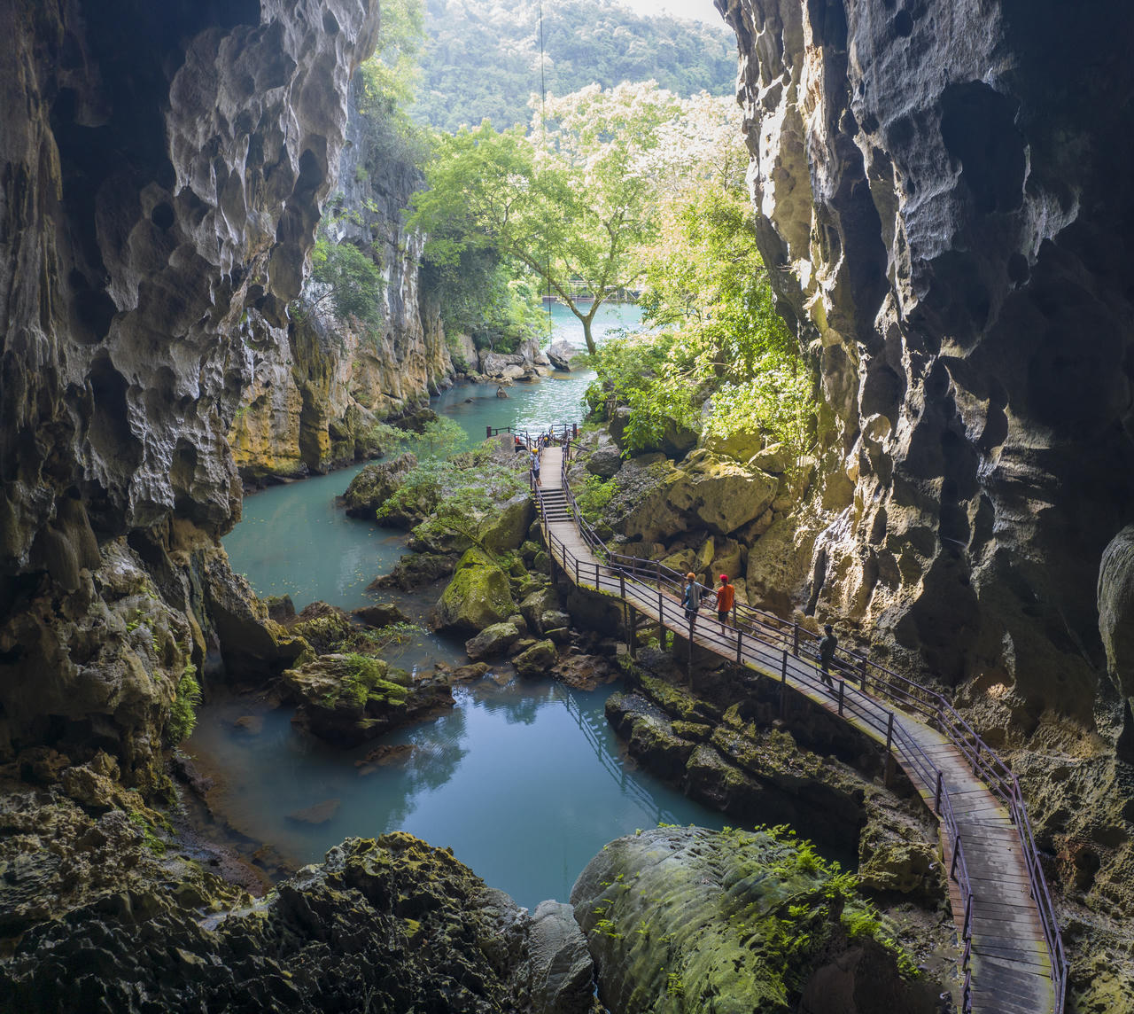 Sông Chày - Hang Tối.